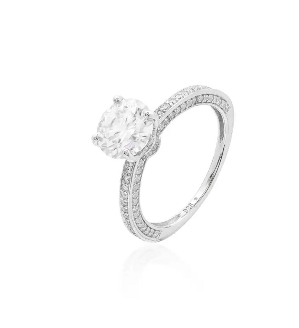 Luxury Moissanite Ring